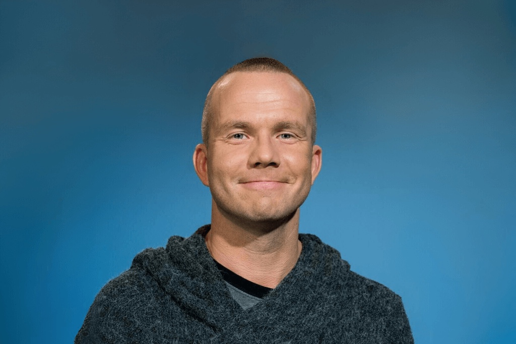 Lauri Liiv paroodianumbrid ja minikavad — Show | Eesti Artistide Agentuur