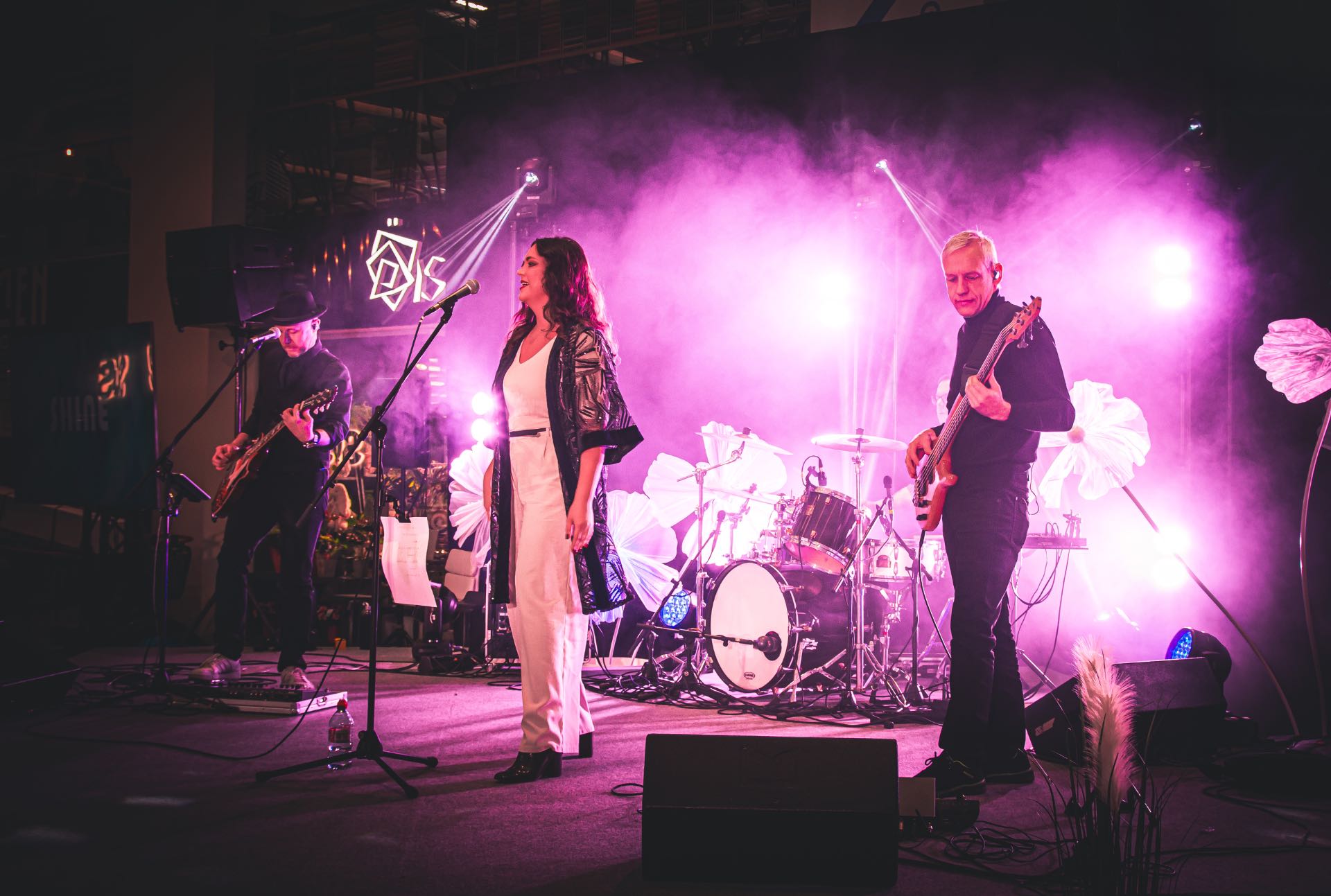 SHINE – pulmabänd Eestis
