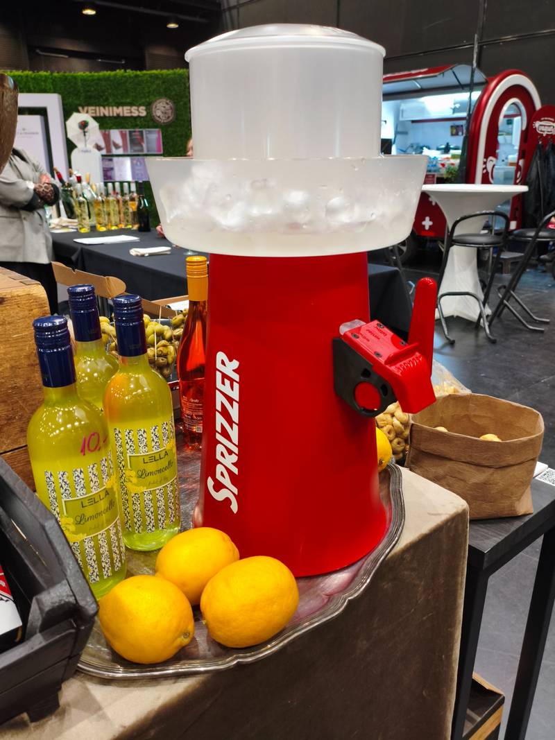 Sprizzer machine and italiani wine bar 2