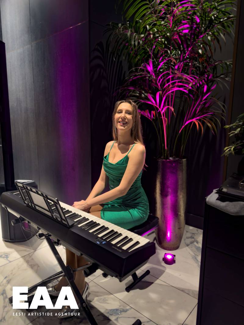 Pianist Lia Deni 3