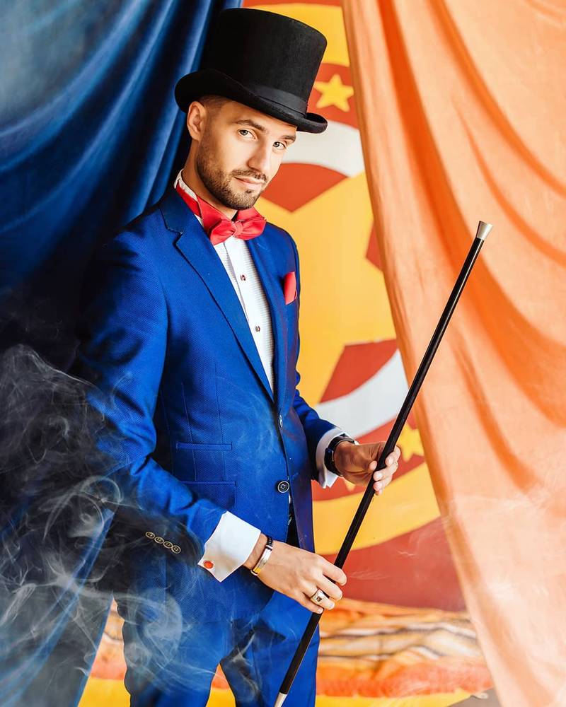 Mustkunstnik Dmitri Zorin 3