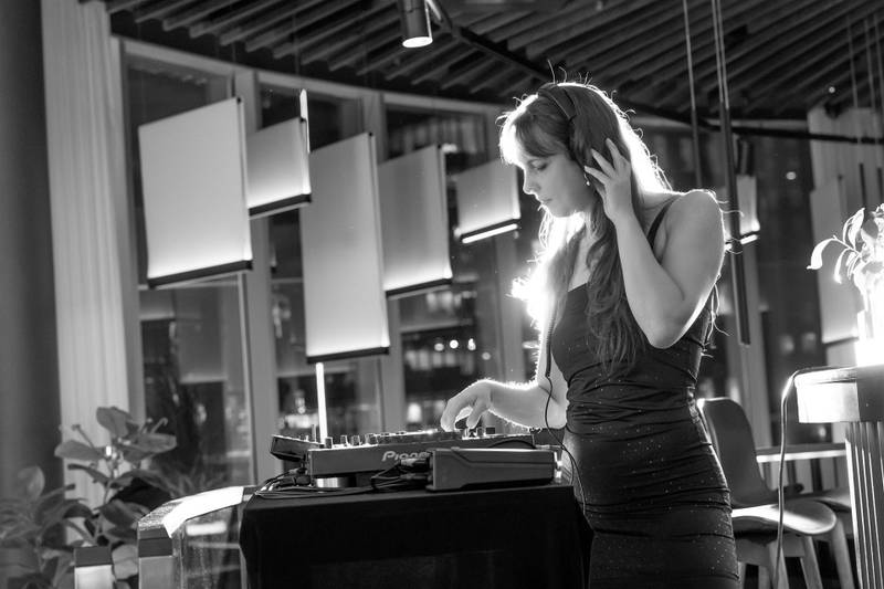 DJ Miss Savi