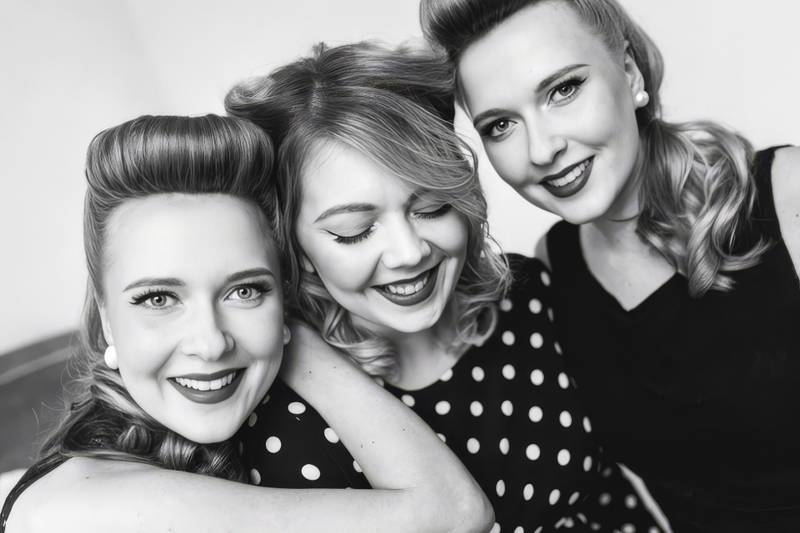 The Swingin' Sisters