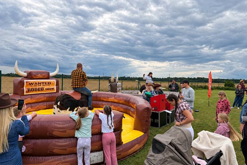 Fotopeegel ja Rodeo atraktsioonid